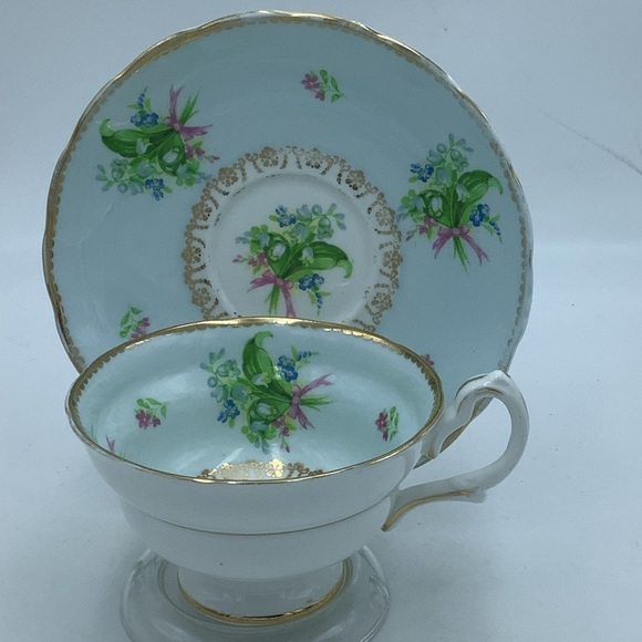 Grosvenor English Blue Floral Bone China Teacup and Saucer - Picture 2 of 16